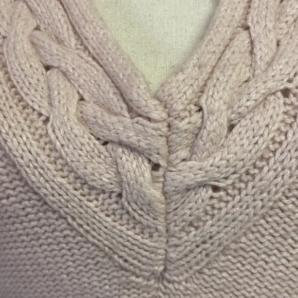 Kenzie Mixed Fabric Cable Knit Pink V-neck Sweater Medium - Picture 3 of 11